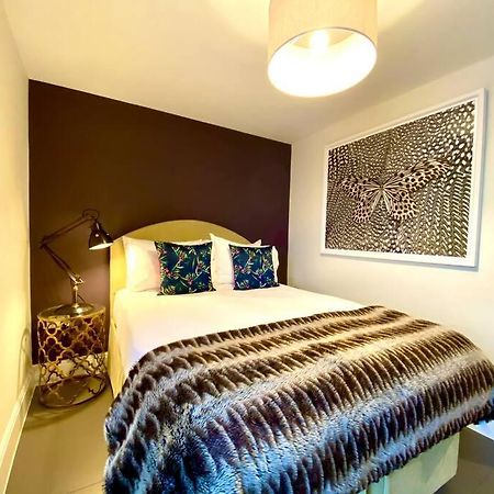 Stunning Apartment - 1 Minute Walk To Poole Quay - Great Location - Free Parking - Fast Wifi - Smart Tv - Newly Decorated - Sleeps Up To 2! Close To Poole & Bournemouth & Sandbanks 외부 사진
